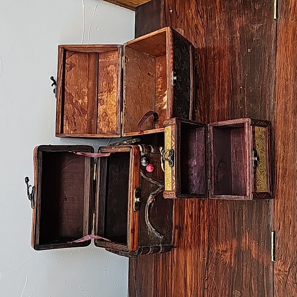 3 vintage wooden boxes with metal hinges and latch closures trinket storage - Picture 10 of 16